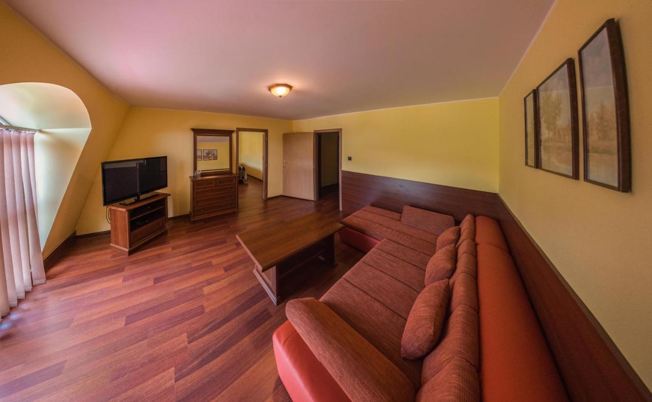 Hotel David Velke Bosany Экстерьер фото